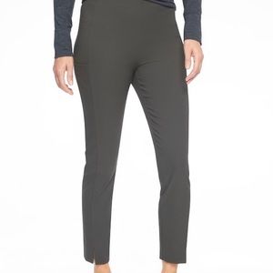 Athleta wander slim pant (Olive)
